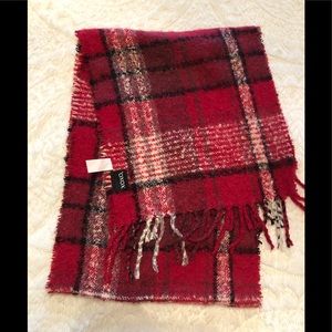 NWOT Plaid Scarf